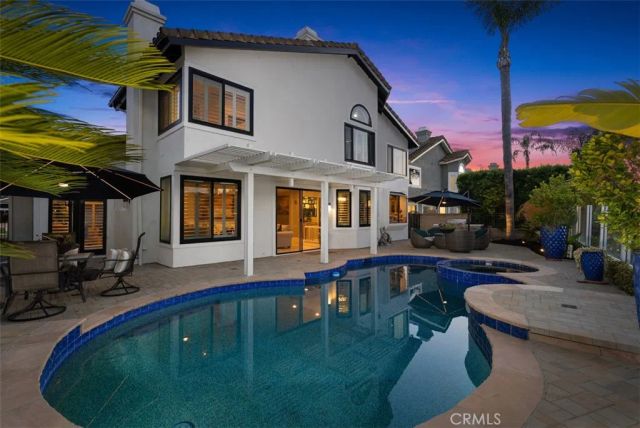 25881 Cedarbluff, Laguna Hills, CA 92653