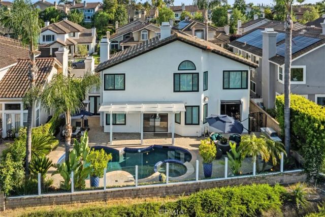 25881 Cedarbluff, Laguna Hills, CA 92653