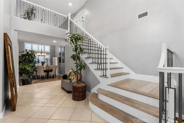 25881 Cedarbluff, Laguna Hills, CA 92653