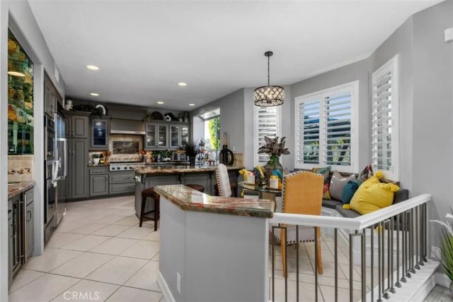 25881 Cedarbluff, Laguna Hills, CA 92653