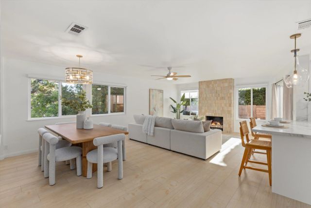 2811 Unicornio St, Carlsbad, CA 92009