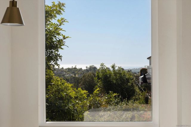 2811 Unicornio St, Carlsbad, CA 92009