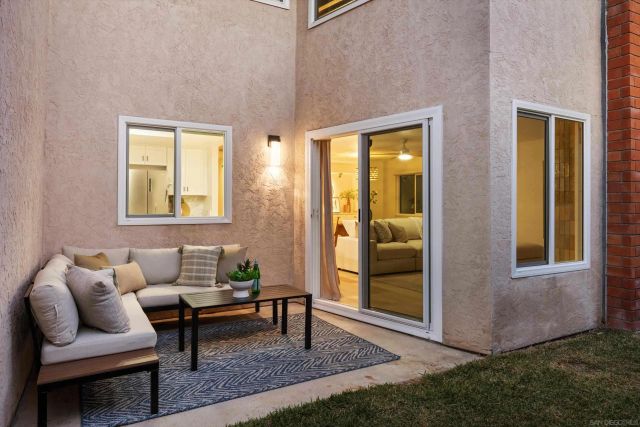 2811 Unicornio St, Carlsbad, CA 92009