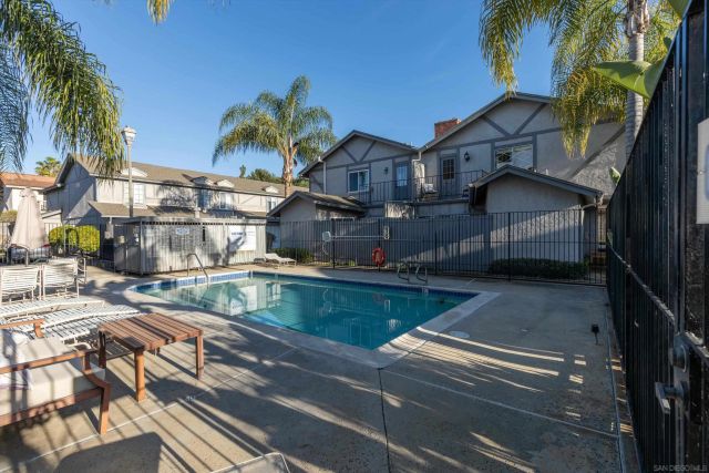 2811 Unicornio St, Carlsbad, CA 92009