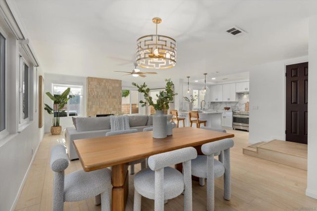 2811 Unicornio St, Carlsbad, CA 92009