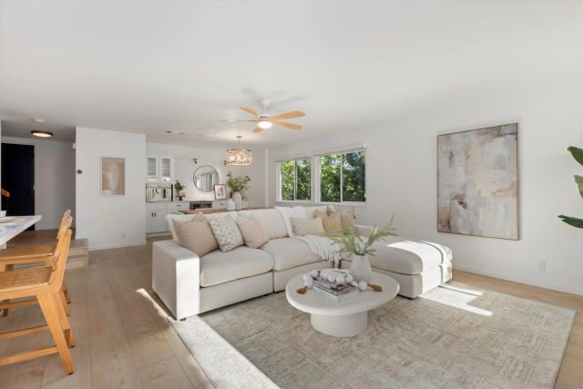 2811 Unicornio St, Carlsbad, CA 92009