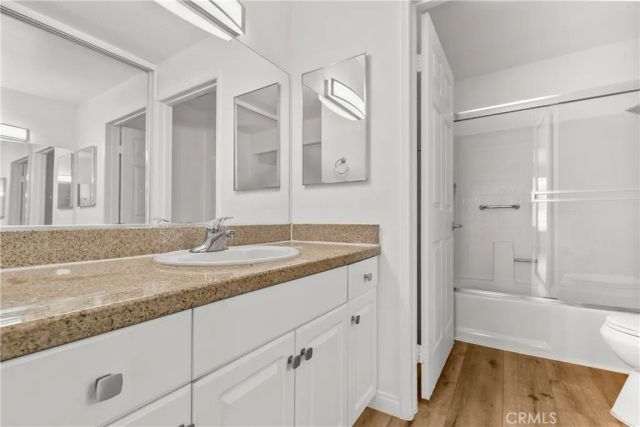 5500 Owensmouth Avenue 317, Woodland Hills, CA 91367