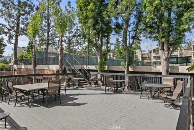 5500 Owensmouth Avenue 317, Woodland Hills, CA 91367