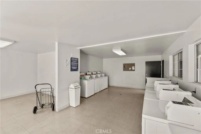 5500 Owensmouth Avenue 317, Woodland Hills, CA 91367