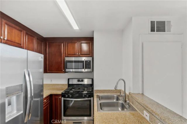 5500 Owensmouth Avenue 317, Woodland Hills, CA 91367