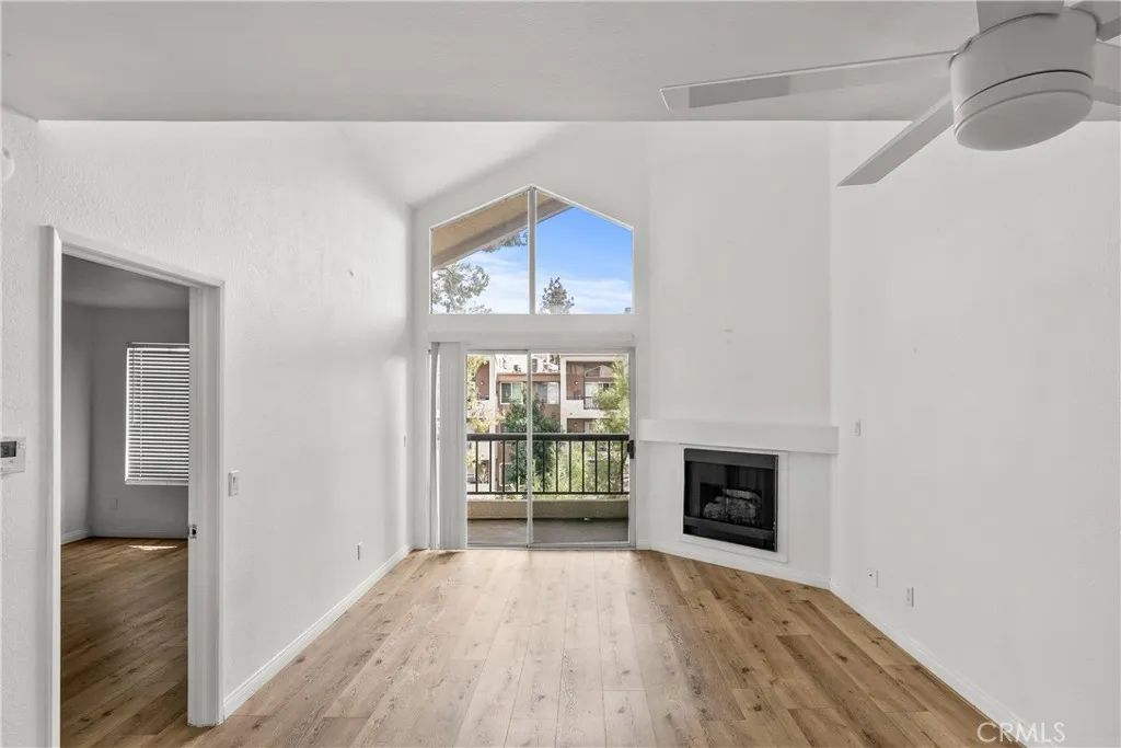 5500 Owensmouth Avenue 317, Woodland Hills, CA 91367