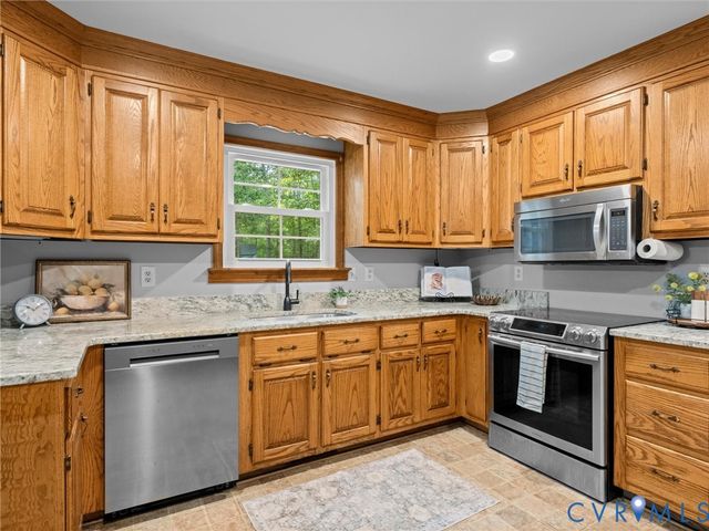 1554 Palmore Rd, Powhatan, VA 23139