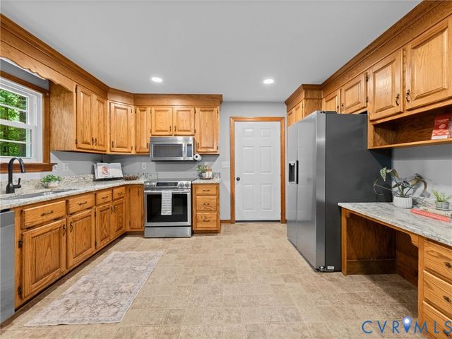 1554 Palmore Rd, Powhatan, VA 23139