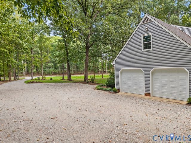 1554 Palmore Rd, Powhatan, VA 23139