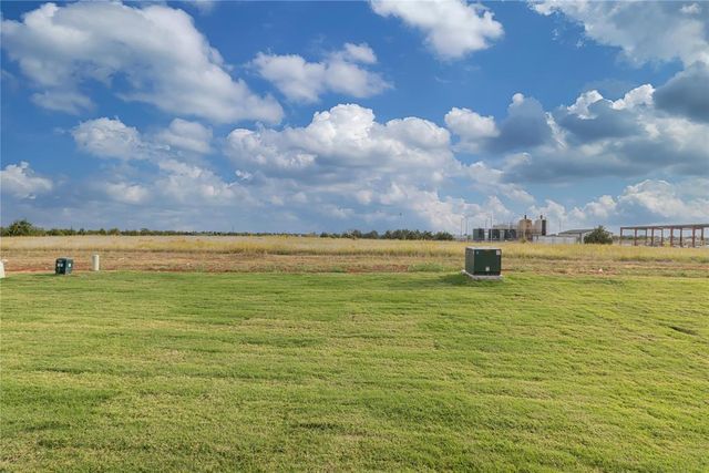 2300 NW 170th Street, Edmond, OK 73012