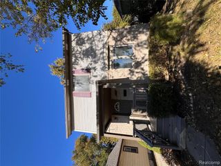 38 W Brockton Avenue, Madison Heights, MI 48071