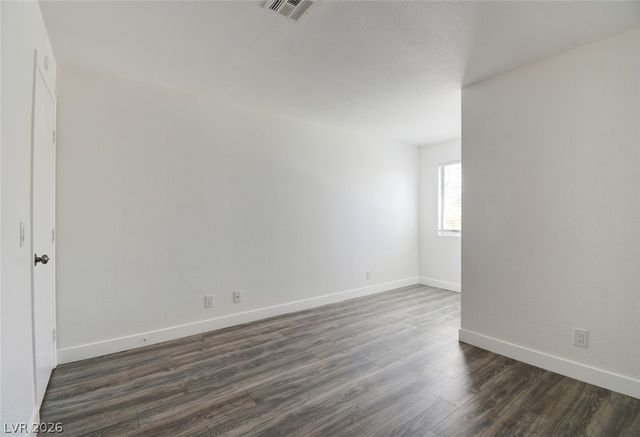 6867 Tamarus Street 202, Las Vegas, NV 89119