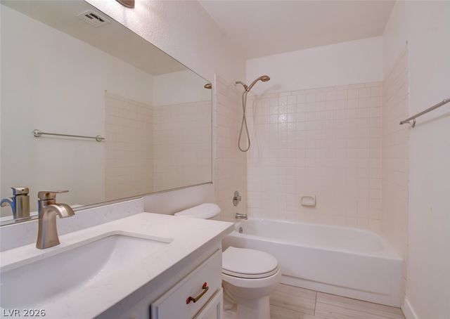 6867 Tamarus Street 202, Las Vegas, NV 89119