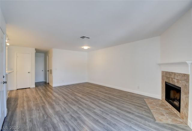 6867 Tamarus Street 202, Las Vegas, NV 89119