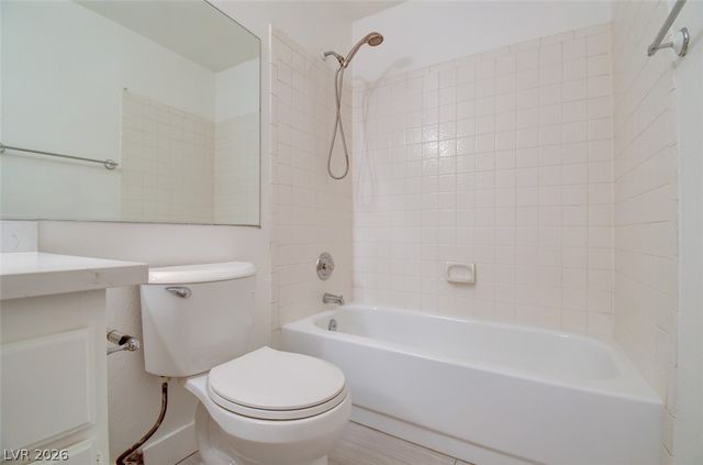 6867 Tamarus Street 202, Las Vegas, NV 89119