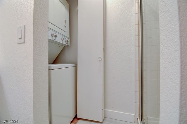 6867 Tamarus Street 202, Las Vegas, NV 89119