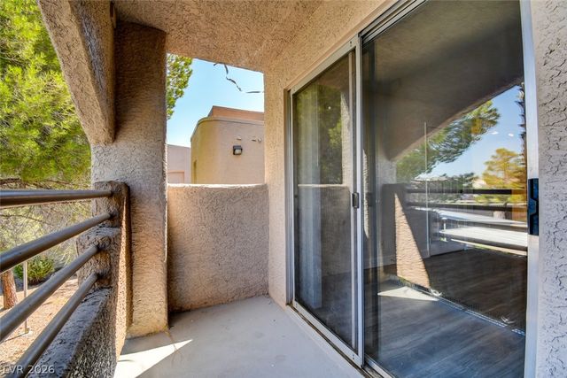 6867 Tamarus Street 202, Las Vegas, NV 89119