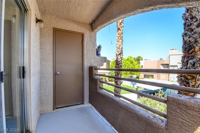 6867 Tamarus Street 202, Las Vegas, NV 89119