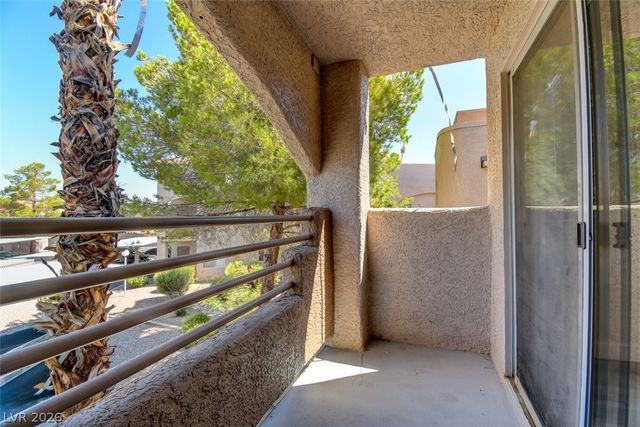 6867 Tamarus Street 202, Las Vegas, NV 89119