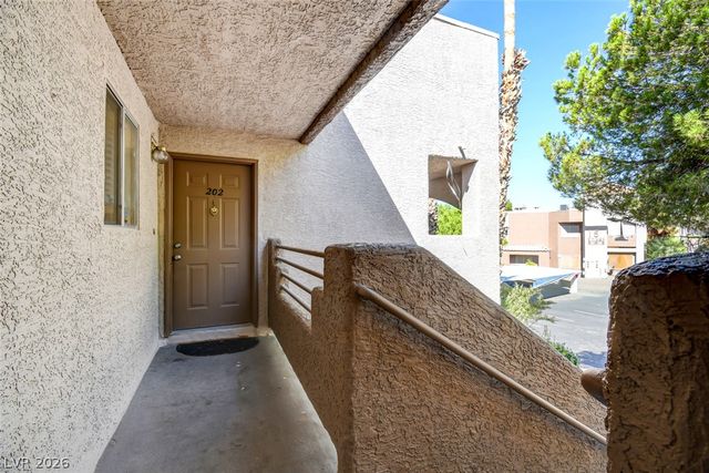 6867 Tamarus Street 202, Las Vegas, NV 89119