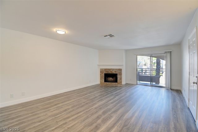 6867 Tamarus Street 202, Las Vegas, NV 89119