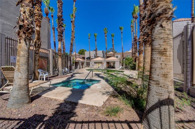 6867 Tamarus Street 202, Las Vegas, NV 89119