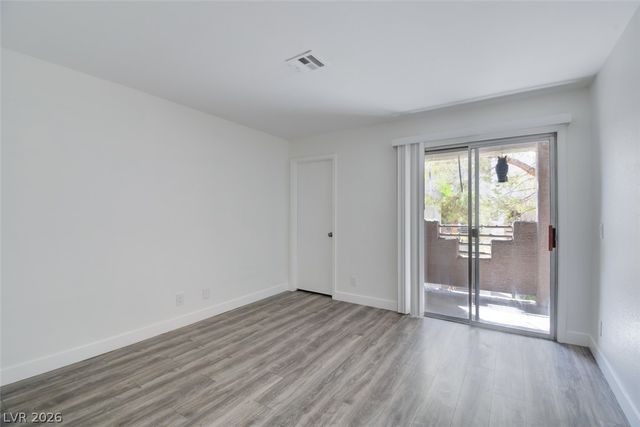 6867 Tamarus Street 202, Las Vegas, NV 89119