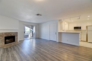 6867 Tamarus Street 202, Las Vegas, NV 89119