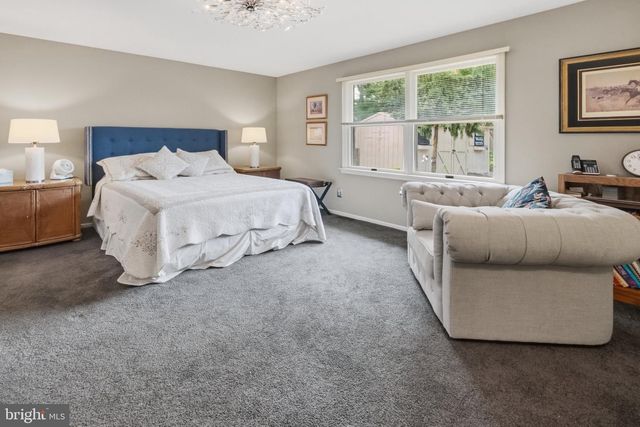 4 LAFITE CT, West Deptford Twp, NJ 08096