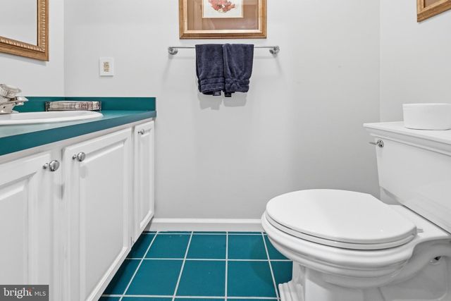 4 LAFITE CT, West Deptford Twp, NJ 08096