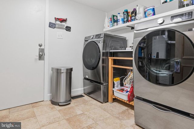 4 LAFITE CT, West Deptford Twp, NJ 08096