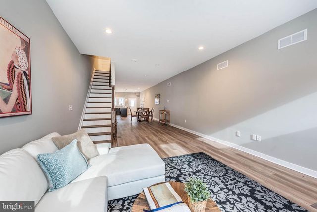 826 EDMONDSON AVE, Baltimore, MD 21201