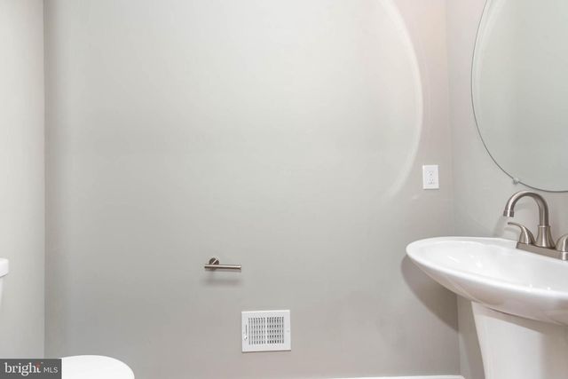 826 EDMONDSON AVE, Baltimore, MD 21201