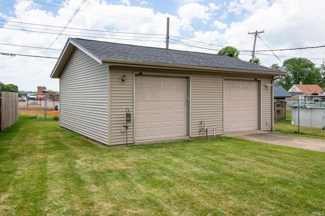 2353 Normandy Drive, Mishawaka, IN 46545