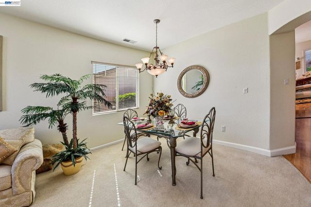 989 Carter St, Folsom, CA 95630