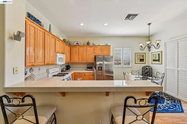 989 Carter St, Folsom, CA 95630