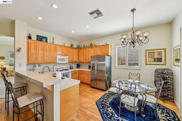 989 Carter St, Folsom, CA 95630