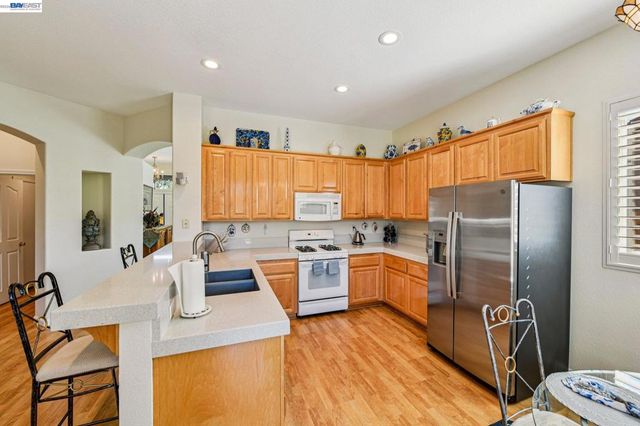 989 Carter St, Folsom, CA 95630