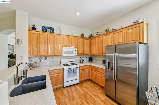 989 Carter St, Folsom, CA 95630