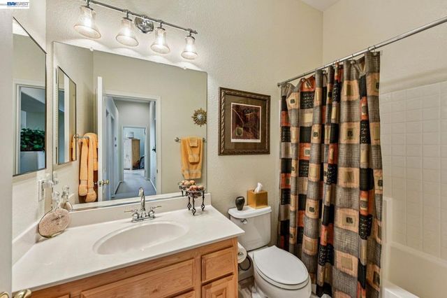 989 Carter St, Folsom, CA 95630