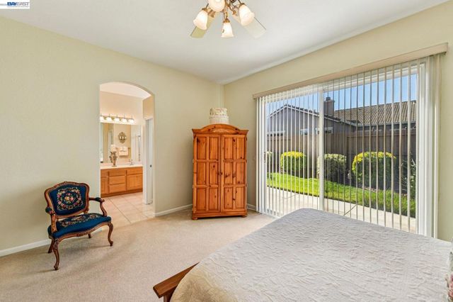 989 Carter St, Folsom, CA 95630