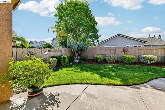 989 Carter St, Folsom, CA 95630