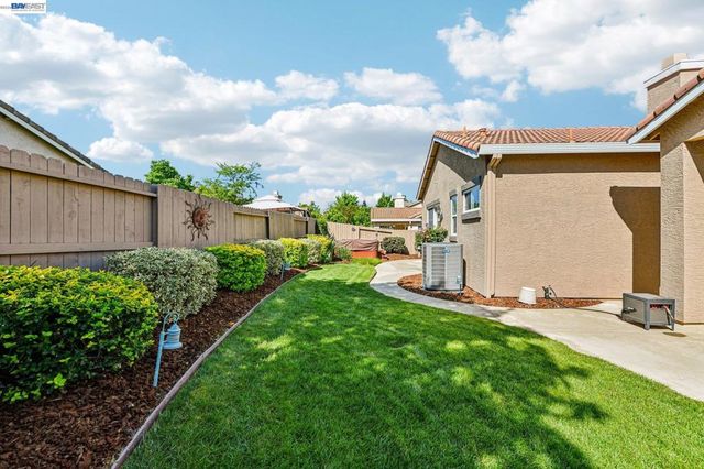 989 Carter St, Folsom, CA 95630