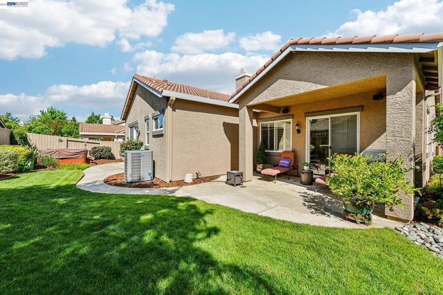 989 Carter St, Folsom, CA 95630