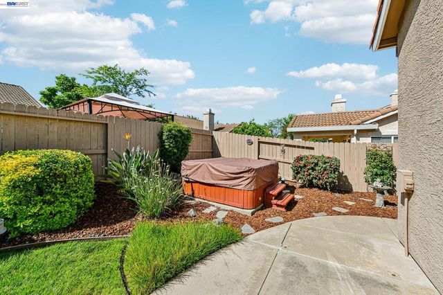 989 Carter St, Folsom, CA 95630